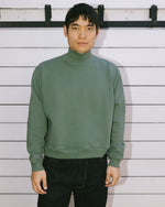 TURTLE NECK SWEATSHIRT - GREEN 2