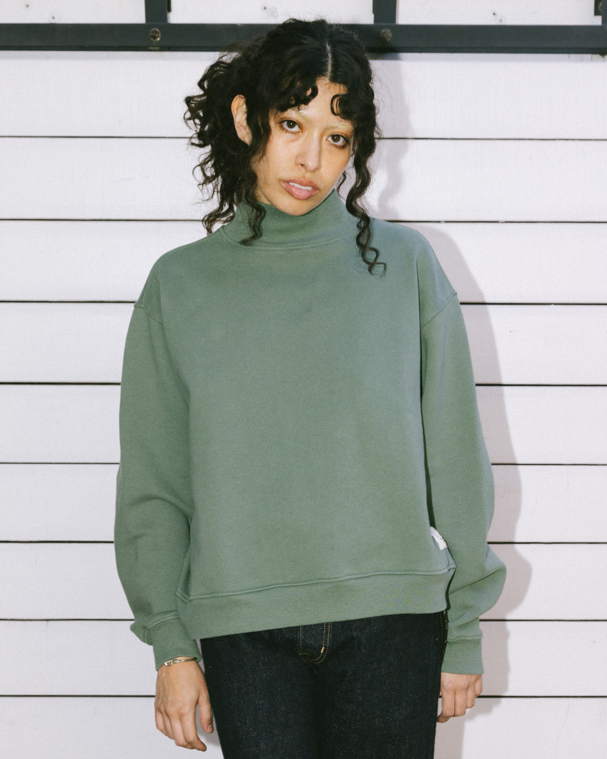 TURTLE NECK SWEATSHIRT - GREEN 5